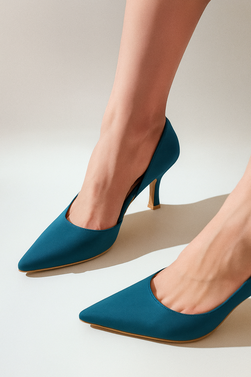 Teal Temptation Pointed Heel