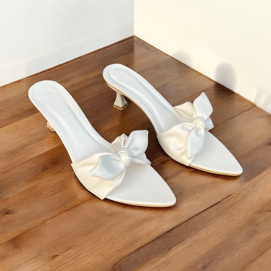 Pointed-Toe Bowknot Heel