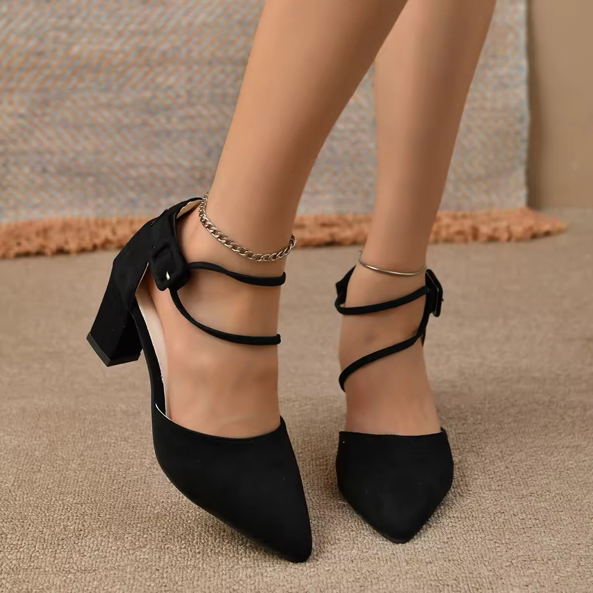 Moon Noir Elegance Black Pointed Heel