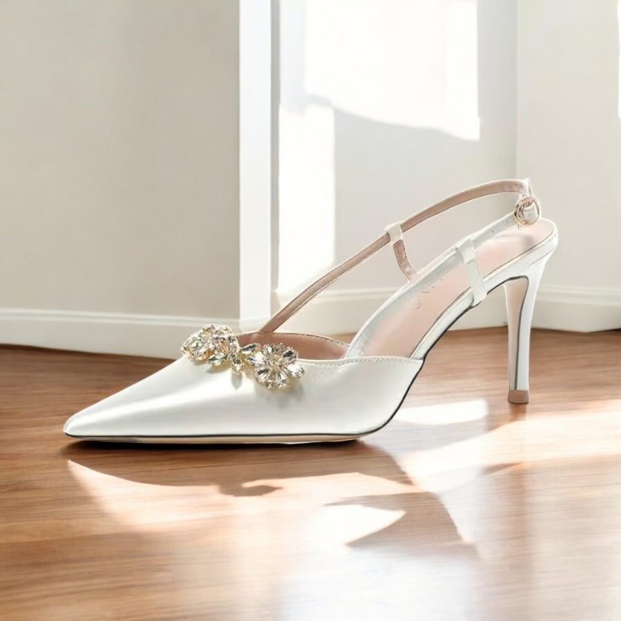 Royal Brooch Pointed Heel