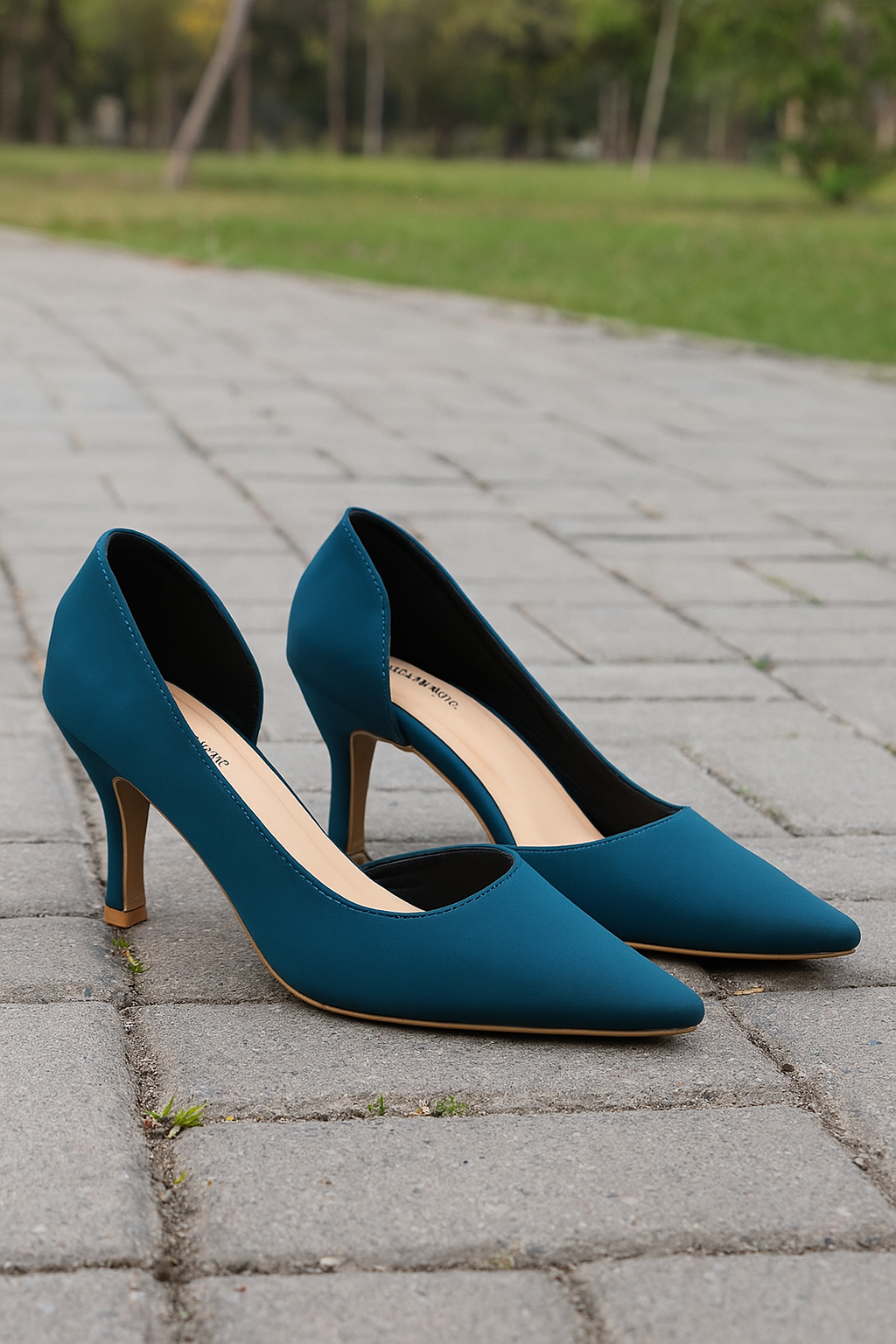Teal Temptation Pointed Heel